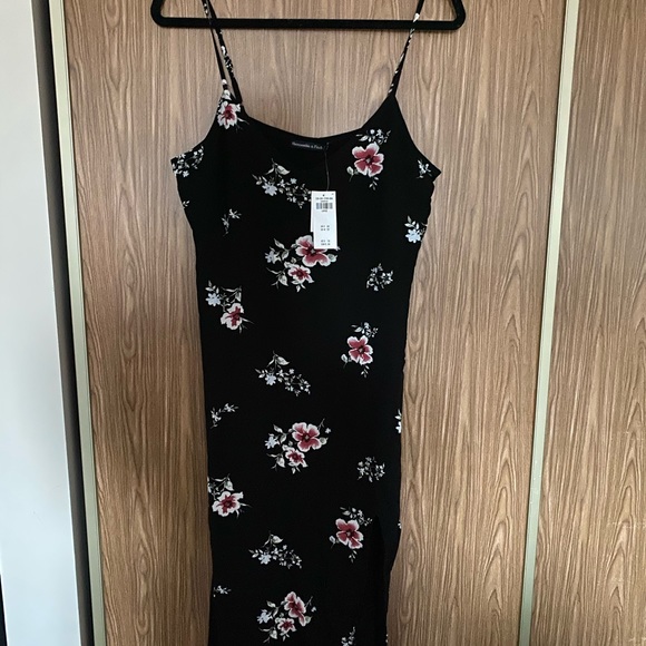 ✨NEW✨ A&F Long Summer Floral Dress - Picture 2 of 5